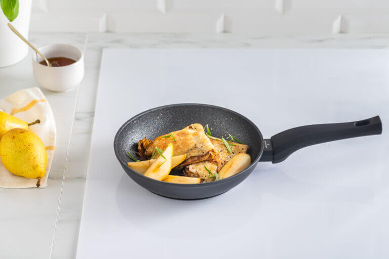 Crepes Suzette - naleśniki z syropem pomarańczowym